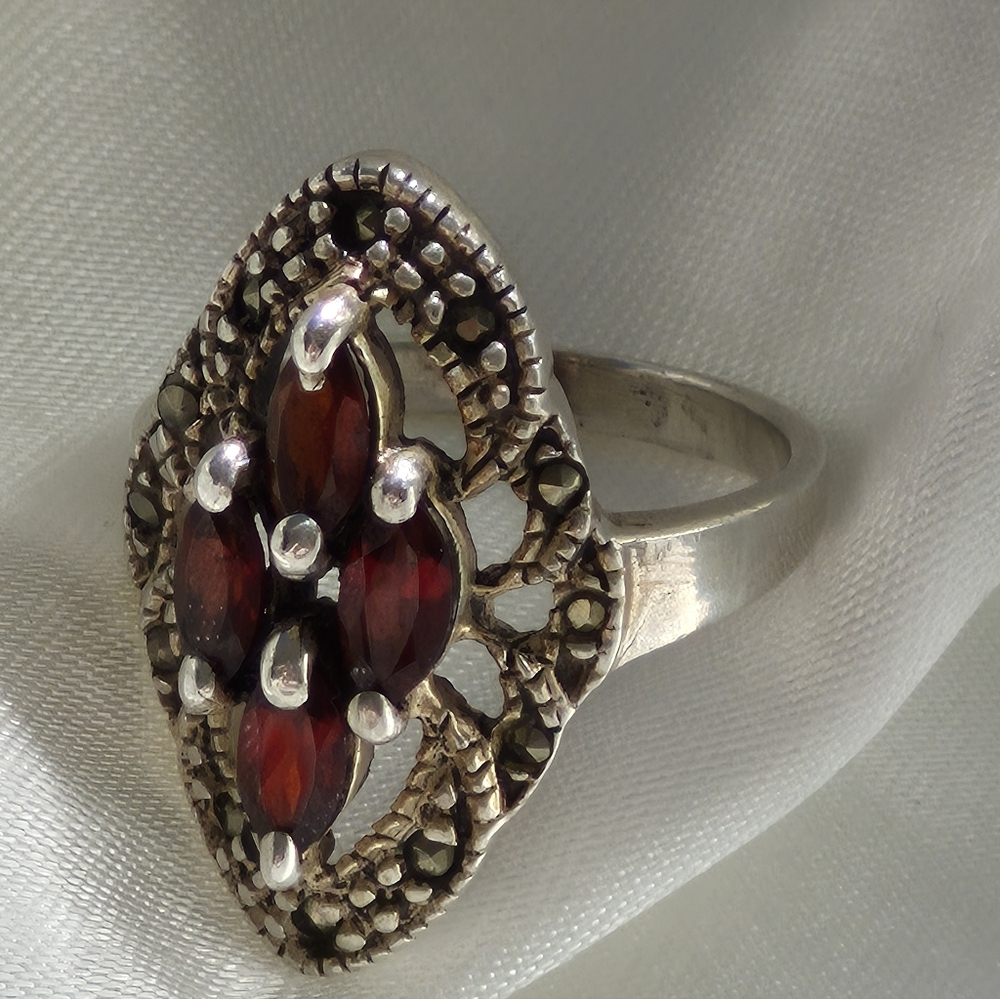 STUNNING Garnet Sterling Silver Ring.  Size 5. Absolutely Gorgeous!!!